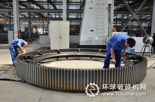 馬鞍山方圓齒輪股份公司&ldquo;哈呋式&rdquo;齒輪成功下線(xiàn)