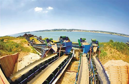  3 個新建砂石場的建設(shè)任務(wù)接近尾聲，暮云砂石生產(chǎn)線已于近日上砂調(diào)試