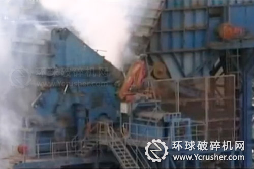 運(yùn)行中的超級(jí)金屬破碎機(jī)