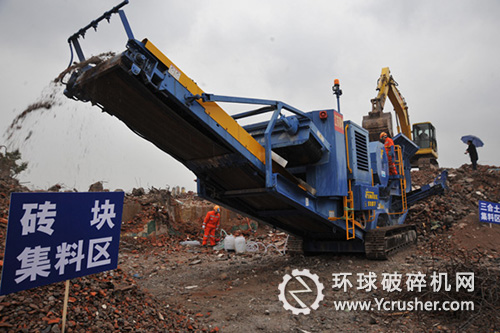 陳光標董事長親自冒雨指揮