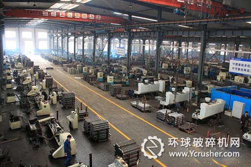  山東礦機(jī)集團(tuán)車間一角。