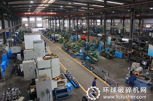  山東礦機(jī)車間。