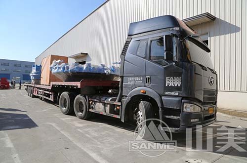 山美破碎機發貨現場