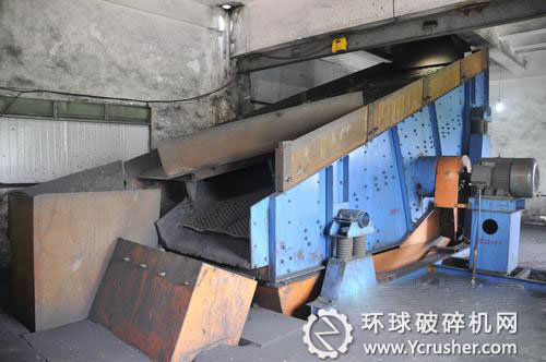 桂箐煤礦篩分樓振動篩