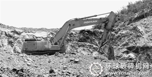 挖掘現(xiàn)場。  