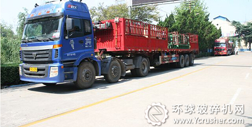 山東山礦機械強力雙齒輥破碎機整裝待發(fā)