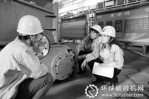 太重公司技術(shù)人員一起攻關(guān)。