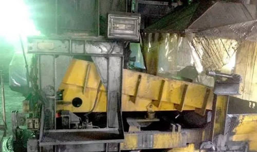 中鋁連城分公司炭素事業(yè)部成功實(shí)施振動(dòng)給料機(jī)國(guó)產(chǎn)化改造