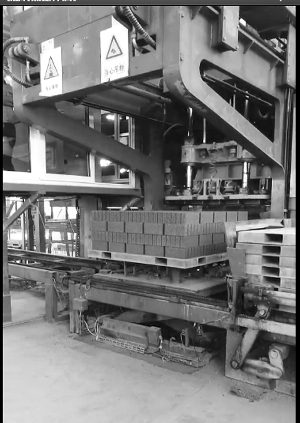 無(wú)錫濱湖區(qū)建筑垃圾&ldquo;變身&rdquo;水泥磚