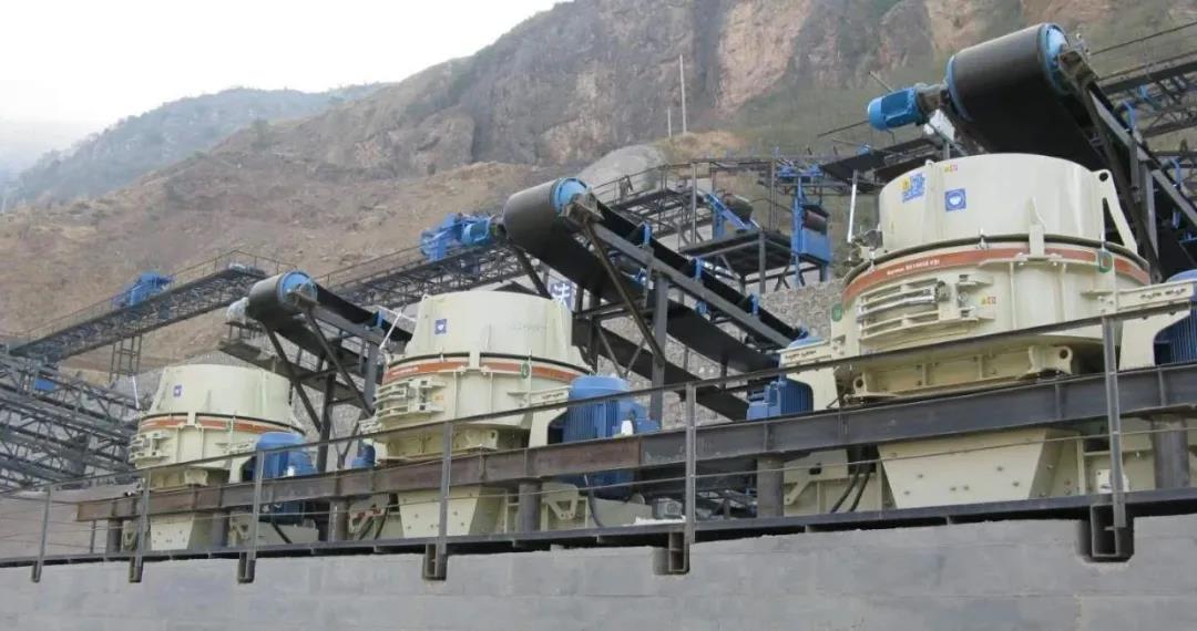 3臺(tái)Barmac&reg; B9100立軸沖擊式破碎機(jī)用于制砂