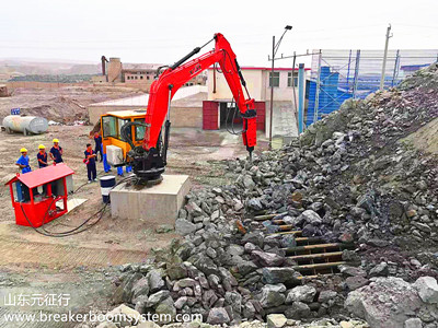 多功能液壓機械臂